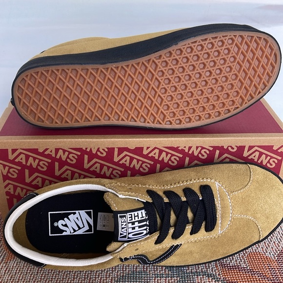 Vans Men’s Sport Low
Suede Antelope
VN000CQR5QJ
Sneakers - Picture 4 of 16